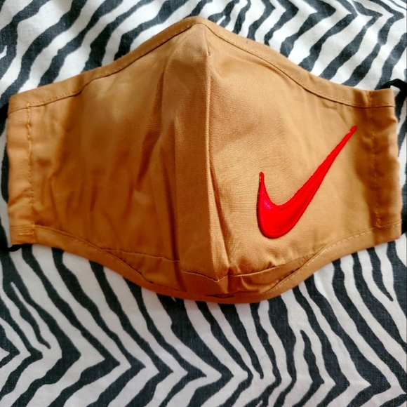 Face mask - Picture 1 of 2